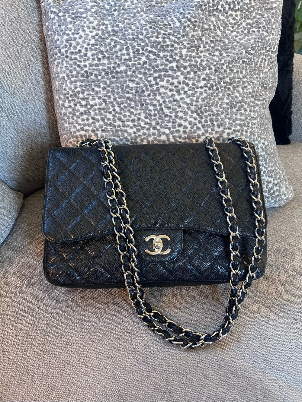 Chanel Classic Single Flap Black Quilted Caviar Jumbo Shoulder Bag - Picture 2 of 13